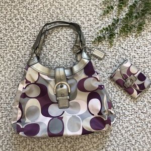 Like NEW AUTHENTIC Purse with matching wallet